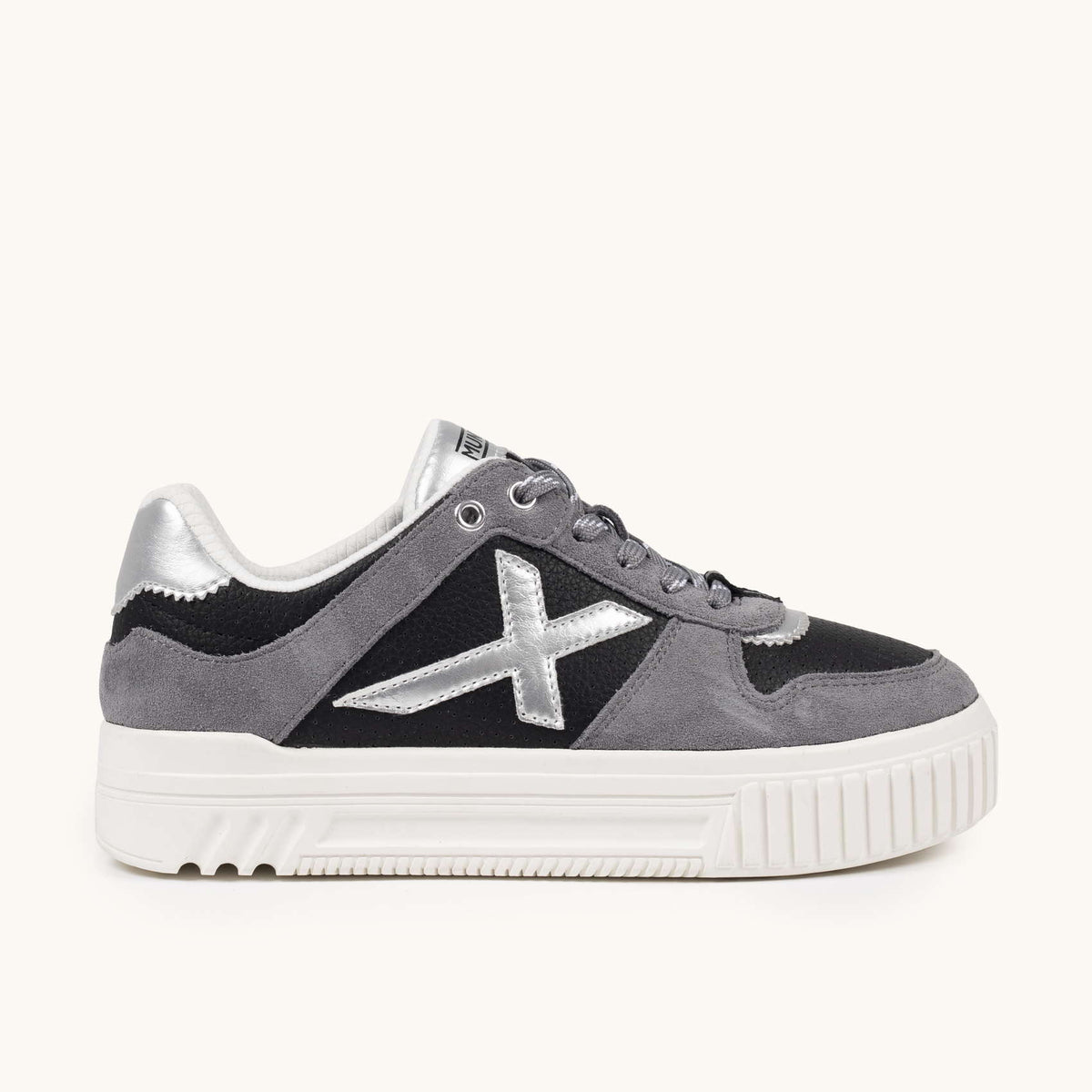 Zapatilla Mina 13