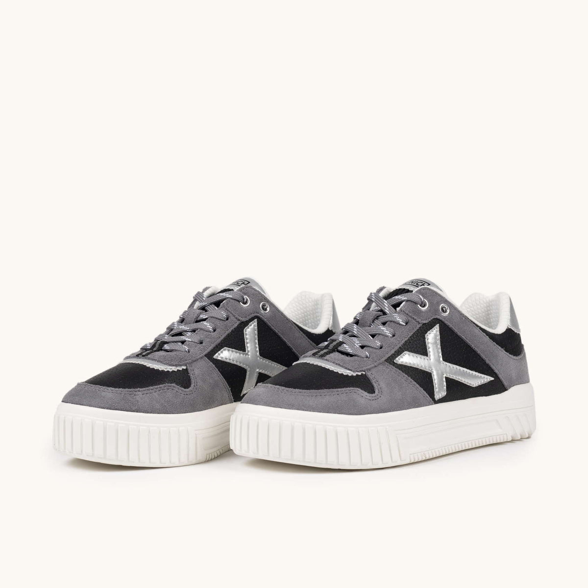 Zapatilla Mina 13